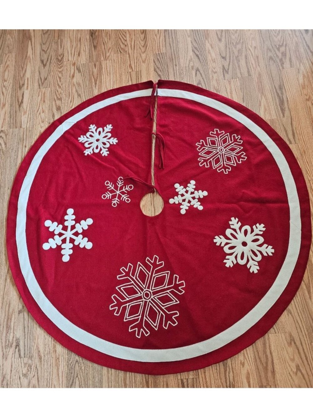 Red & White Snowflake Christmas Tree Skirt 47 Inches Round Holiday Decor